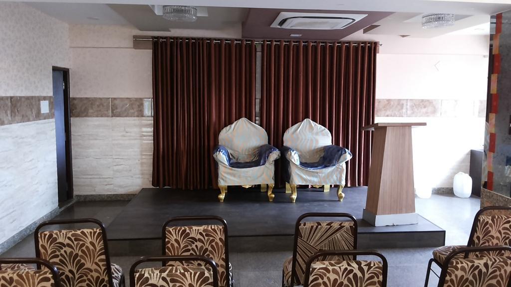 Adyar Ananda Bhavan Residency Hotel Бангалор Екстериор снимка