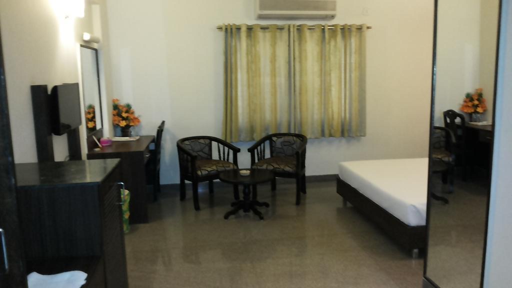 Adyar Ananda Bhavan Residency Hotel Бангалор Екстериор снимка